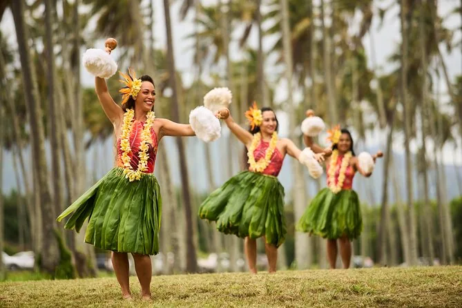 Luau Ka Hikina Abendessen & Hula-Show
